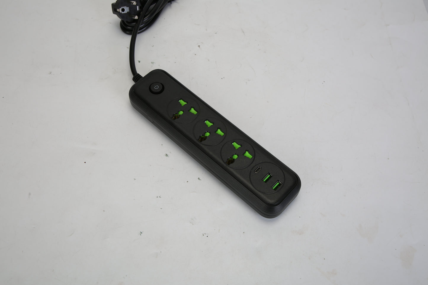 Power Strip With 6FT Extension Cord 3 AC Outlets And 2 USB